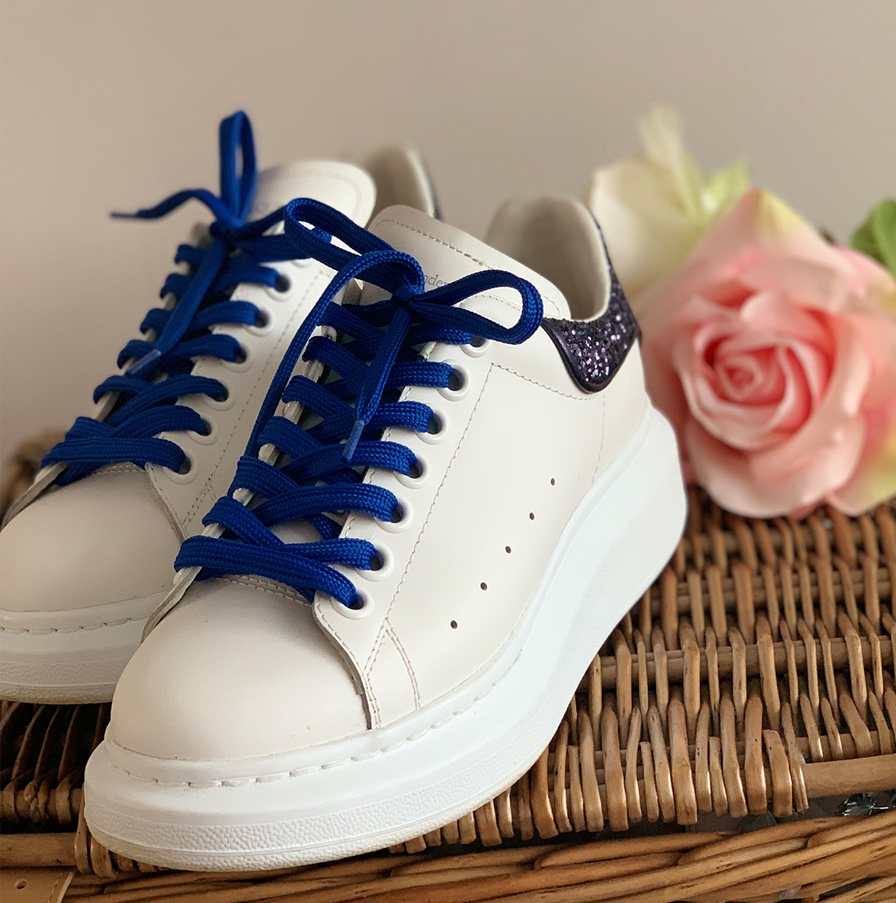 Royal-Blue-Flat-Shoelaces.jpg